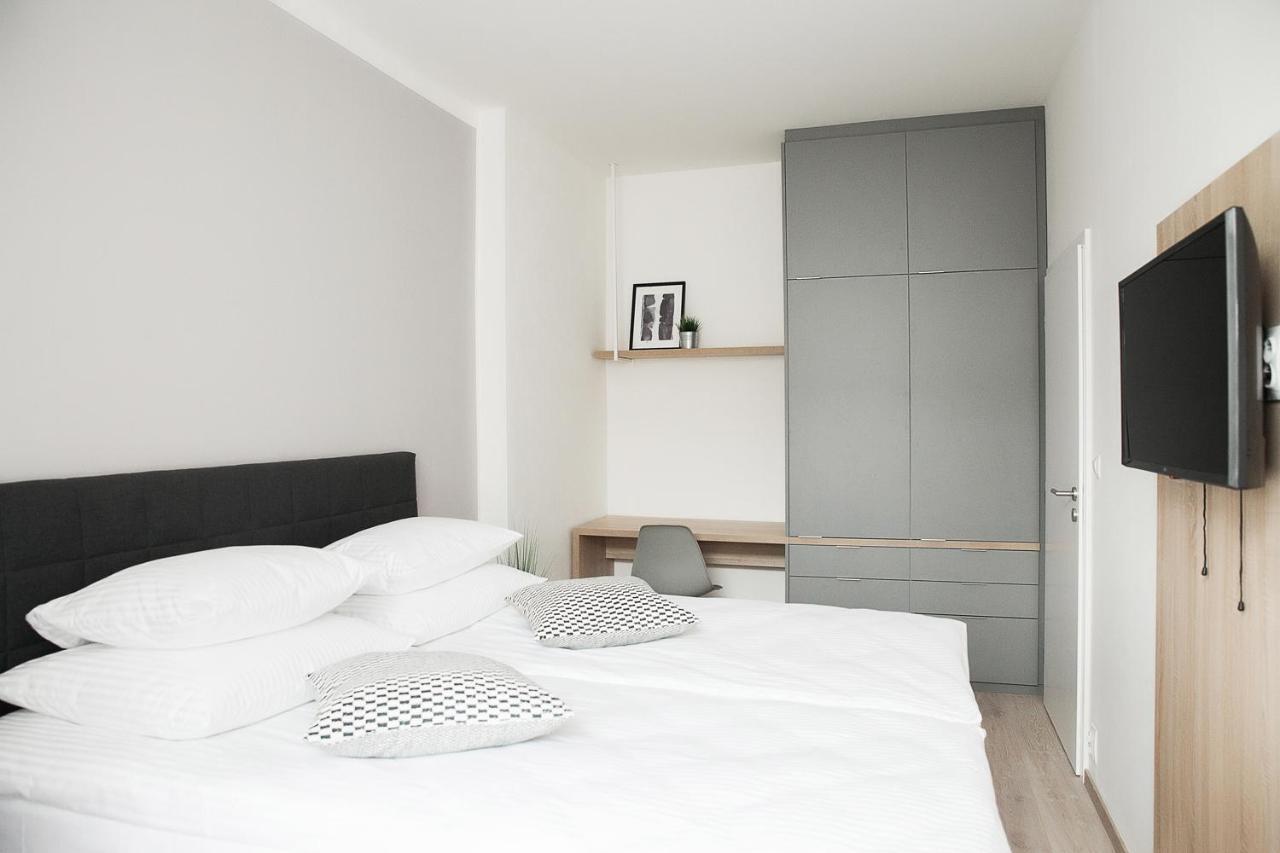 Honest Smichov Appartement